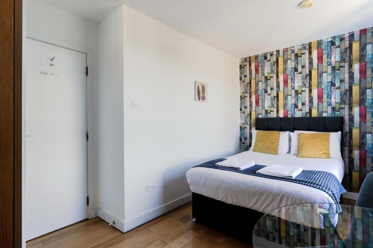 Portobello Road Artistic Studios 'Budget' Londres Quarto foto